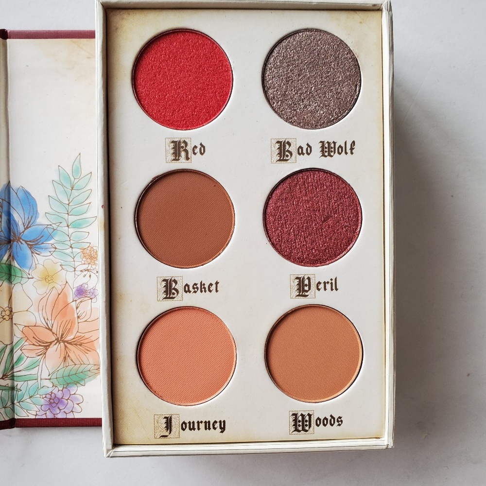 Storybook cosmetics Red Riding Hood Pallete